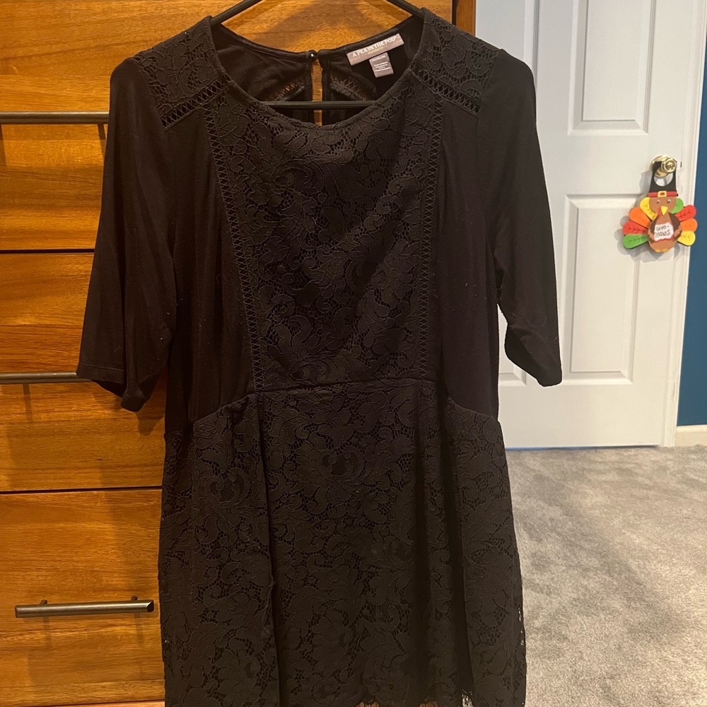A Pea in the Pod maternity black lace top